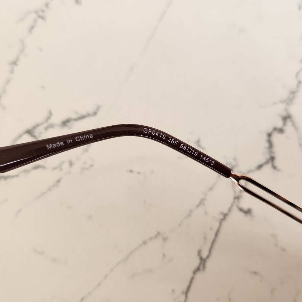 New!! || GUESS || Sunglasses, Wire Frame, Square Lenses, Wire Temple - Picture 5 of 8